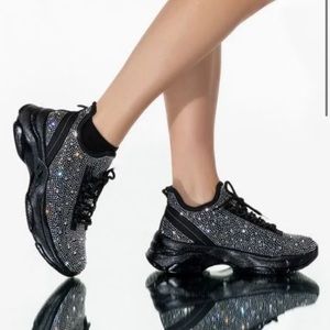 Never Worn! All are a size 8. Chain pair sold